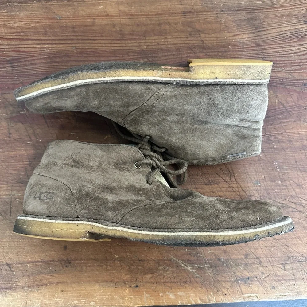 UGG Leighton Chukka Boots Men’s 10 – Suede Comfort Casual Everyday